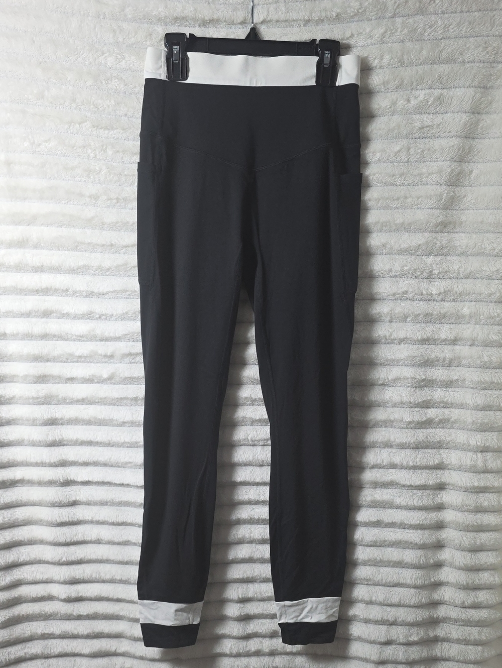 0571 Halara Leggings- Small 7/8 Length